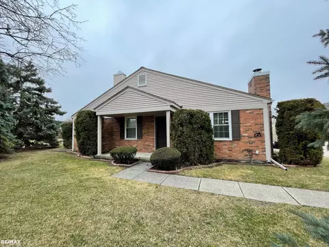 44638 N Bunkerhill #33, Clinton Township, MI 48038