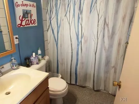 Bath - 5352 King Arthurs, Gladwin, MI 48624 photo 1 of 2