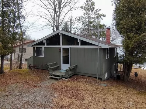 Exterior - 5352 King Arthurs, Gladwin, MI 48624 photo 3 of 10