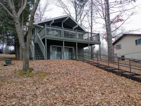Exterior - 5352 King Arthurs, Gladwin, MI 48624 photo 7 of 10