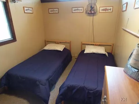 Bedroom - 5352 King Arthurs, Gladwin, MI 48624 photo 3 of 4