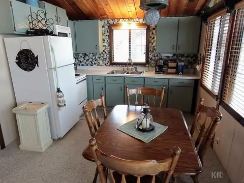 Dining - 5352 King Arthurs, Gladwin, MI 48624 photo 1 of 2