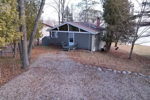 Exterior - 5352 King Arthurs, Gladwin, MI 48624 photo 5 of 10