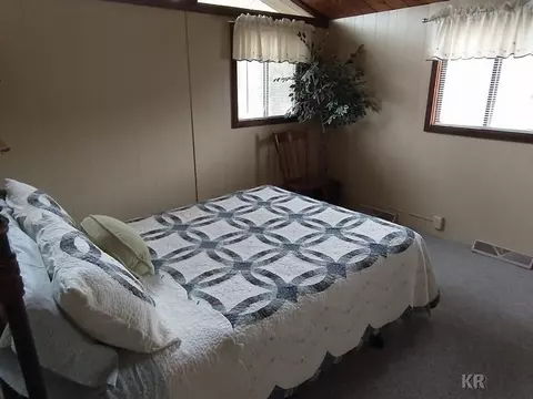 Bedroom - 5352 King Arthurs, Gladwin, MI 48624 photo 2 of 4