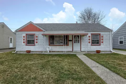 26561 Woodmont, Roseville, MI 48066