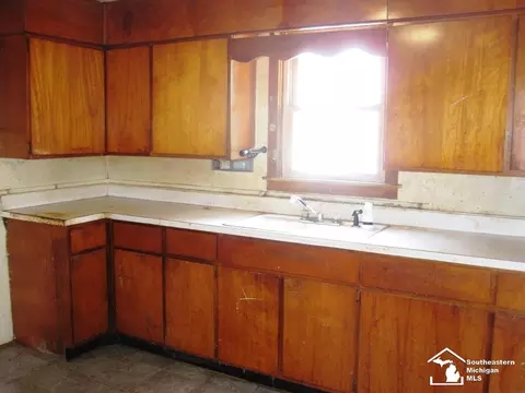 Kitchen - 954 Howell, Adrian, MI 49221 photo 1 of 1