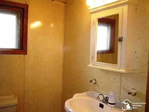 Bath - 954 Howell, Adrian, MI 49221 photo 1 of 3