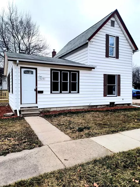 801 N Hickory, Owosso, MI 48867