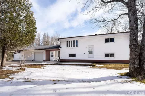 776 N Maple Hl, Gwinn, MI 49841