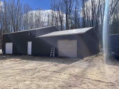 Exterior - 621 W Clarence, Harrison, MI 48625 photo 9 of 10
