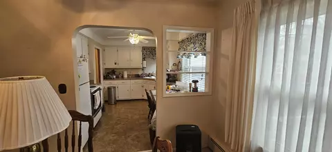 Dining - 8239 Studebaker, Warren, MI 48089 photo 2 of 2