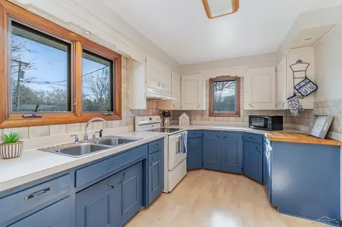 Kitchen - 39 Auch, Sebewaing, MI 48759 photo 4 of 6