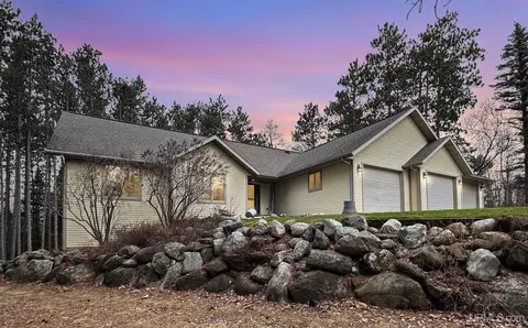 w5246 Pine Creek Road, Norway, MI 49870