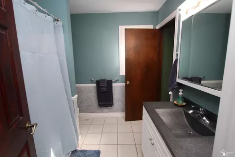 Bath - 374 Cranbrook, Monroe, MI 48162 photo 1 of 4