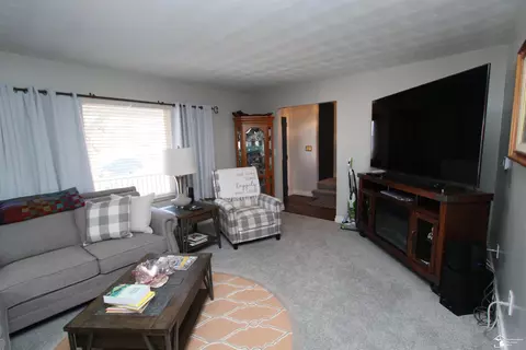 Living - 374 Cranbrook, Monroe, MI 48162 photo 1 of 9