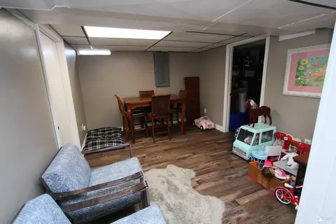 Living - 374 Cranbrook, Monroe, MI 48162 photo 9 of 9