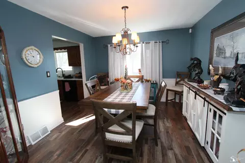 Dining - 374 Cranbrook, Monroe, MI 48162 photo 1 of 2