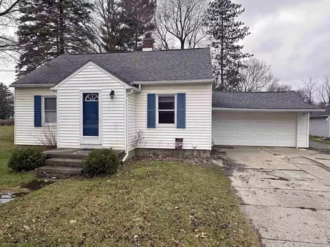 216 S Main, Chesaning, MI 48616