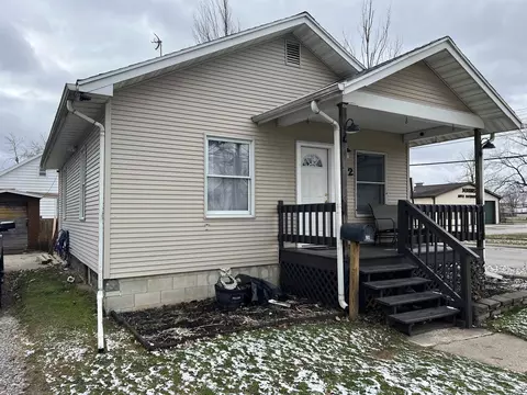 902 E Beecher, Adrian, MI 49221 photo 2