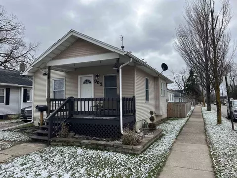 902 E Beecher, Adrian, MI 49221