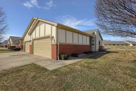 42129 Brookview, Clinton Township, MI 48038