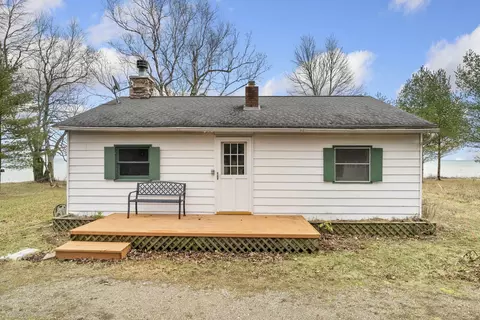 Exterior - 4828 N Lakeshore, Deckerville, MI 48427 photo 1 of 12