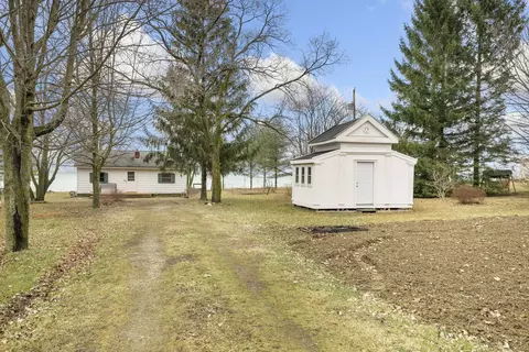 Exterior - 4828 N Lakeshore, Deckerville, MI 48427 photo 2 of 12