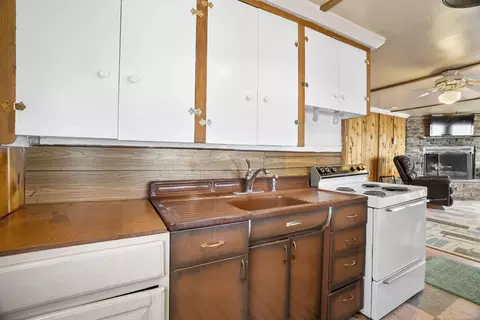 Kitchen - 4828 N Lakeshore, Deckerville, MI 48427 photo 4 of 4