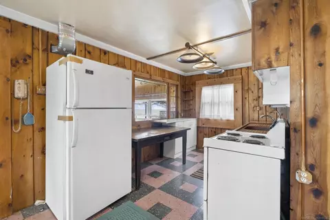 Kitchen - 4828 N Lakeshore, Deckerville, MI 48427 photo 2 of 4