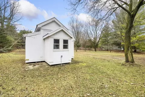 Exterior - 4828 N Lakeshore, Deckerville, MI 48427 photo 3 of 12