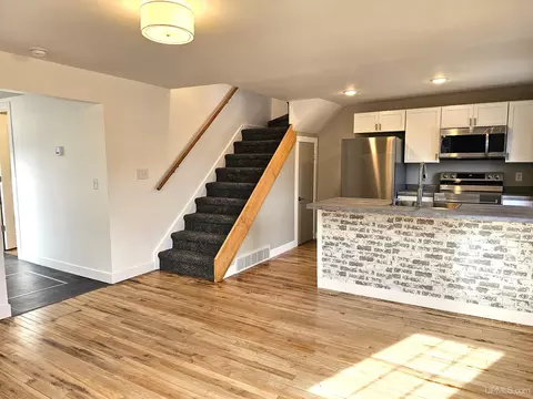 Entry Way - 49841 Limerick, Hancock, MI 49930 photo 1 of 1