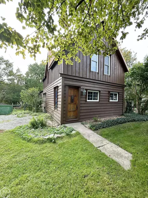 1839 Riverside, Port Huron, MI 48060