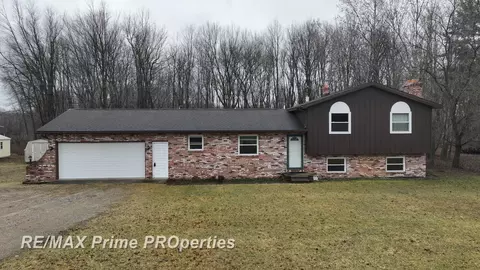 2857 W Saginaw, Mayville, MI 48744