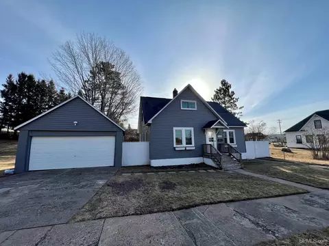 1220 N Third, Iron River, MI 49935