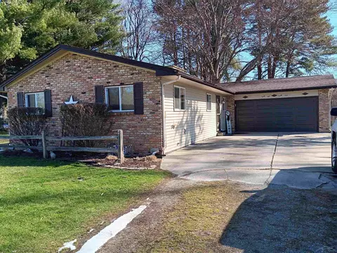 4135 Eastport, Bridgeport, MI 48722