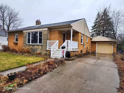 1402 Chilson, Bay City, MI 48706