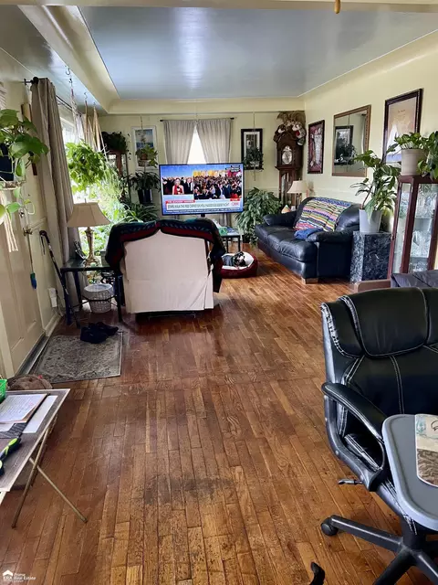 Living - 2701 Fielding, Flint, MI 48503 photo 1 of 2