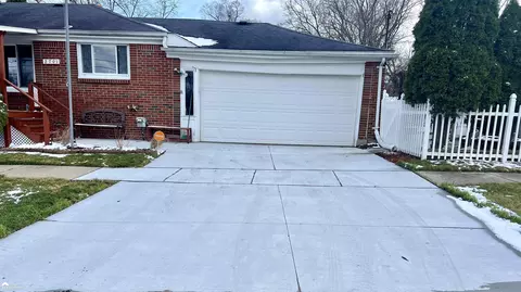 Exterior - 2701 Fielding, Flint, MI 48503 photo 2 of 8