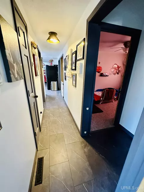 Entry Way - 19 Birch, Ishpeming, MI 49849 photo 2 of 3