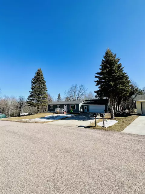 Exterior - 19 Birch, Ishpeming, MI 49849 photo 13 of 23