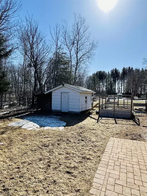 Exterior - 19 Birch, Ishpeming, MI 49849 photo 10 of 23