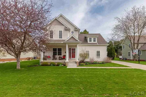 802 Woodstock, Tecumseh, MI 49286