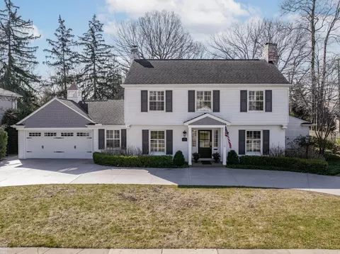 345 Touraine, Grosse Pointe Farms, MI 48236