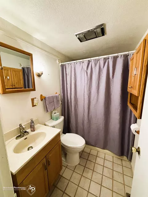 Bath - 7154 Houghton, Davison, MI 48423 photo 1 of 1