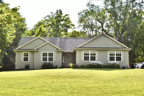 2776 S Baldwin, Lake Orion, MI 48360