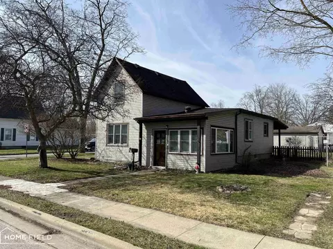 218 Robbins, Owosso, MI 48867