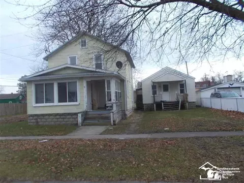 75 Navarre, Monroe, MI 48161 photo 2