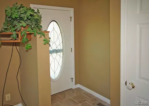 Entry Way - 8508 Sawdey, Jerome, MI 49249 photo 1 of 2