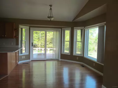 Living - 8508 Sawdey, Jerome, MI 49249 photo 7 of 9
