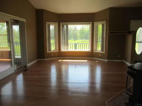 Living - 8508 Sawdey, Jerome, MI 49249 photo 5 of 9
